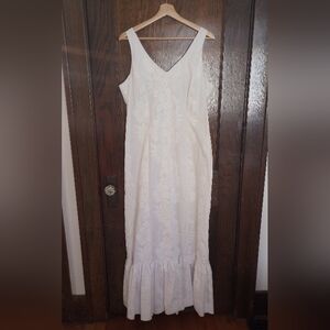 Vintage 70s Hawaiian White Gown | Wedding Dress | Hilo Hatties | V Neck Formal